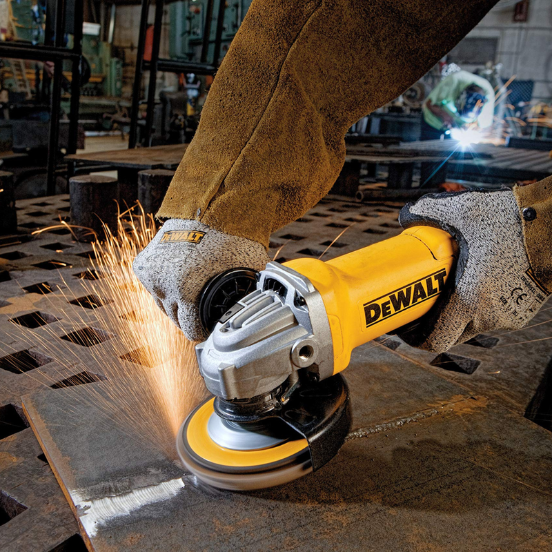 KIT DEWALT ORIGINAL: BERBEQUIM SEM FIO + REBARBADORA DE ALTO IMPACTO + 26 ACESSÓRIOS + 2 BATERIAS - PROMOÇÃO BLACK FRIDAY